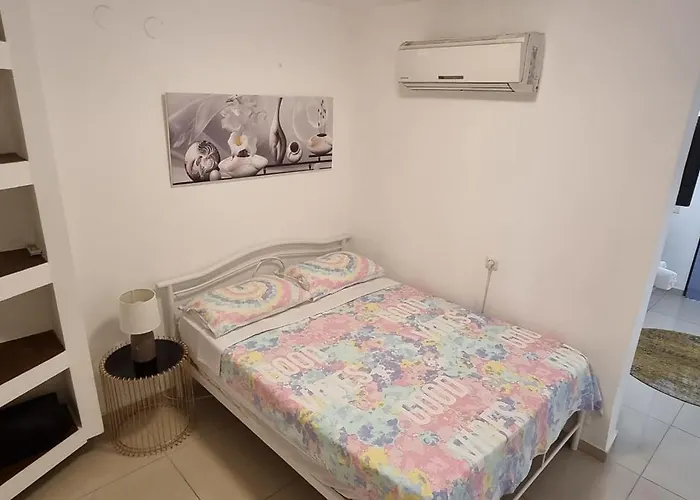 Asher\'S Apartments