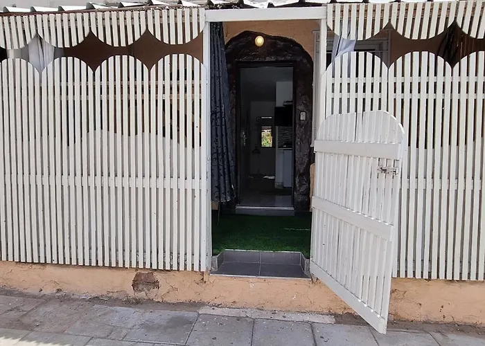 Asher\'S Apartments